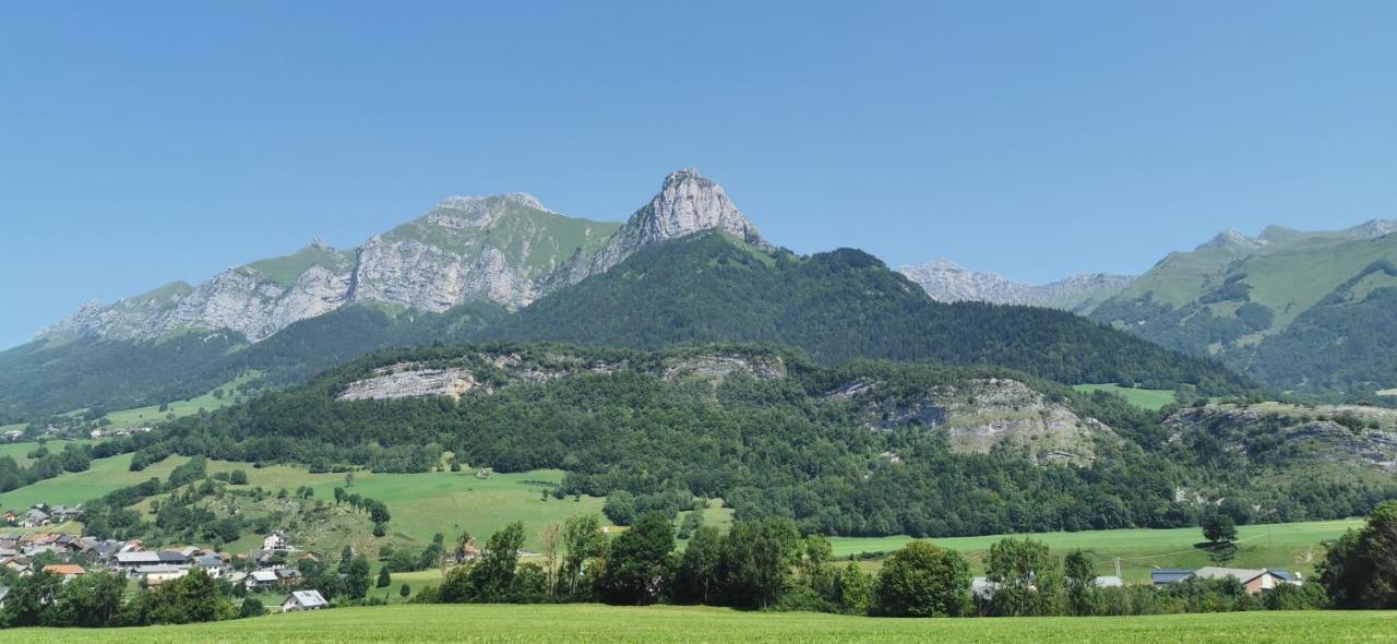 La Grange De Lina Daire Grignon Dış mekan fotoğraf